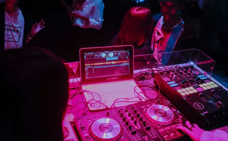 Wedding DJ Hire in Brisbane